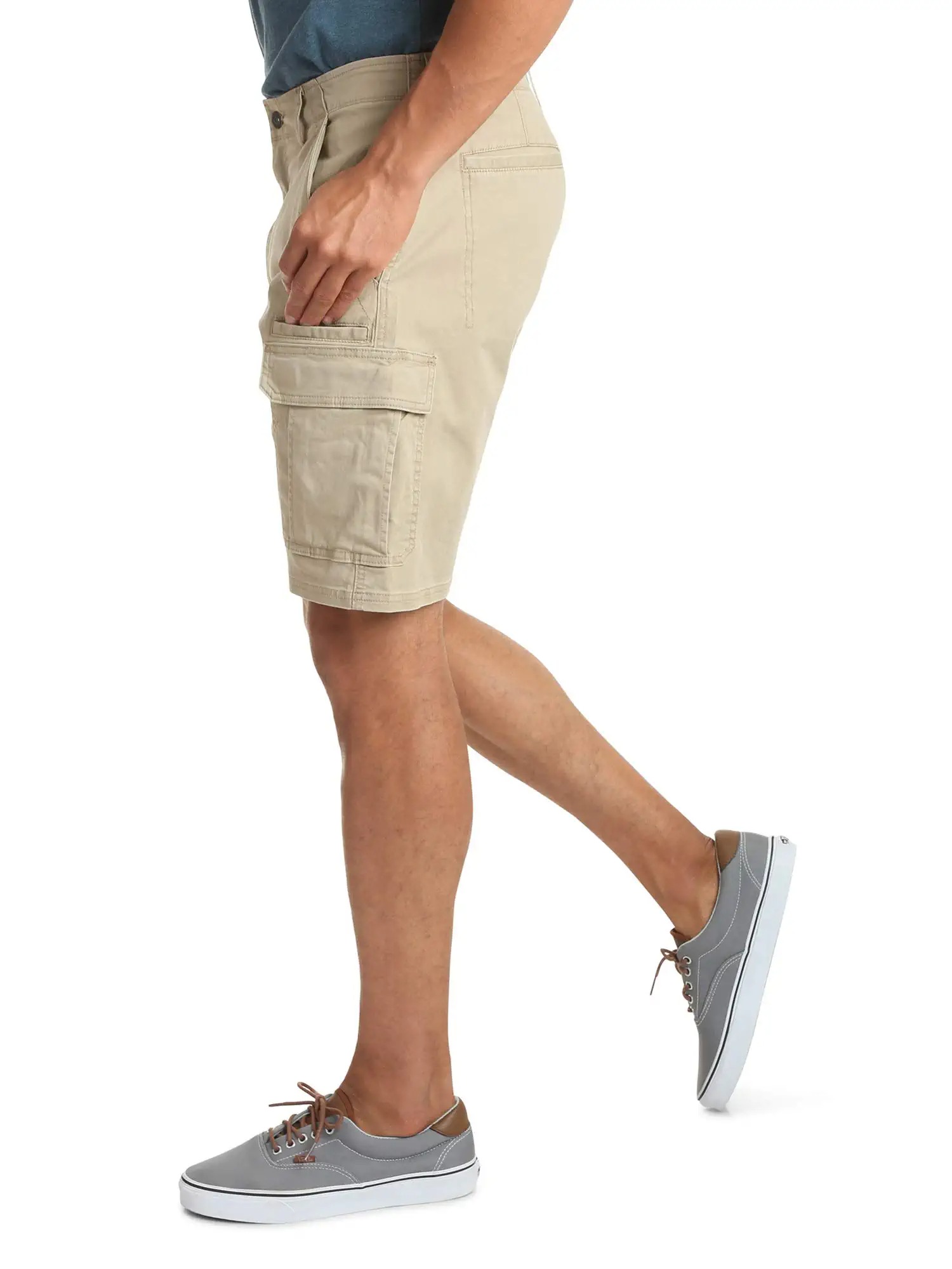 Men's khaki left tooling shorts pocket effect picture