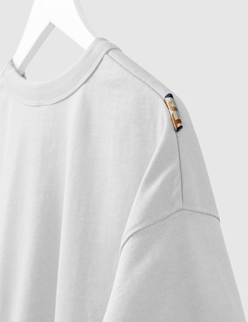 T-shirt shoulder logo detail display